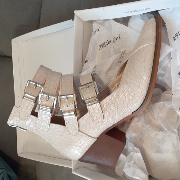 A rider girl booties - Picture 2 of 3